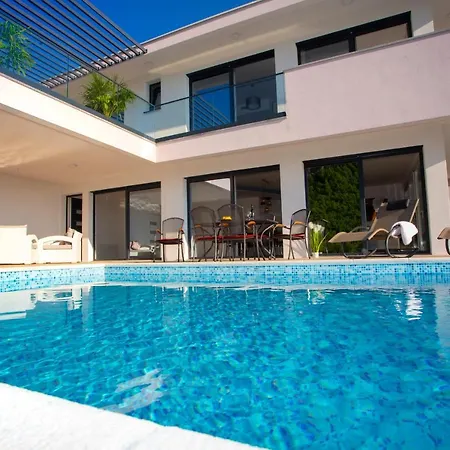 Luxury Blue Lagoon 빌라 마카르스카